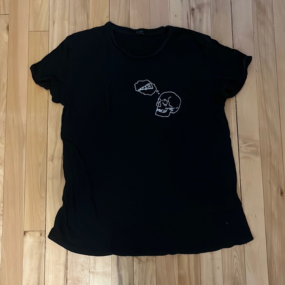 Brandy Melville skull pizza T